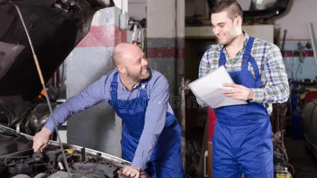 New Job Opening For Helper Required 10th, 12th Pass!